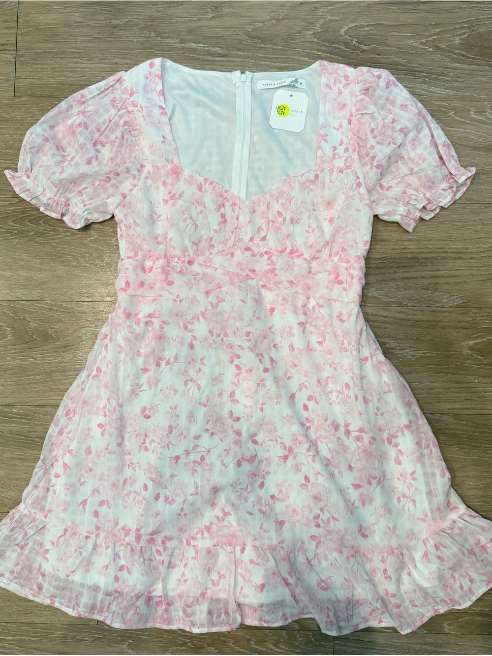 NWT Altar’d State Pink Floral Puff-Sleeve Dress Size Medium